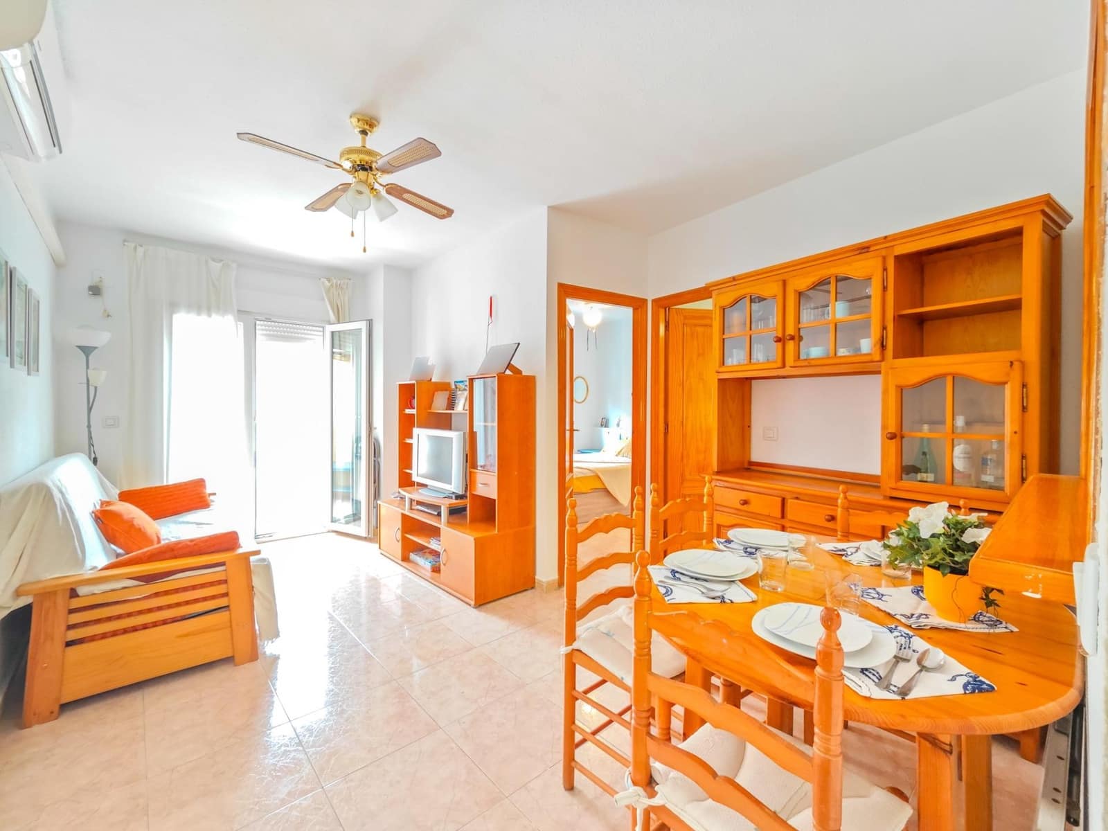 2 sypialnia Apartament na sprzedaż w Torrevieja z basenem - 149 000 € (Ref: 9220224)