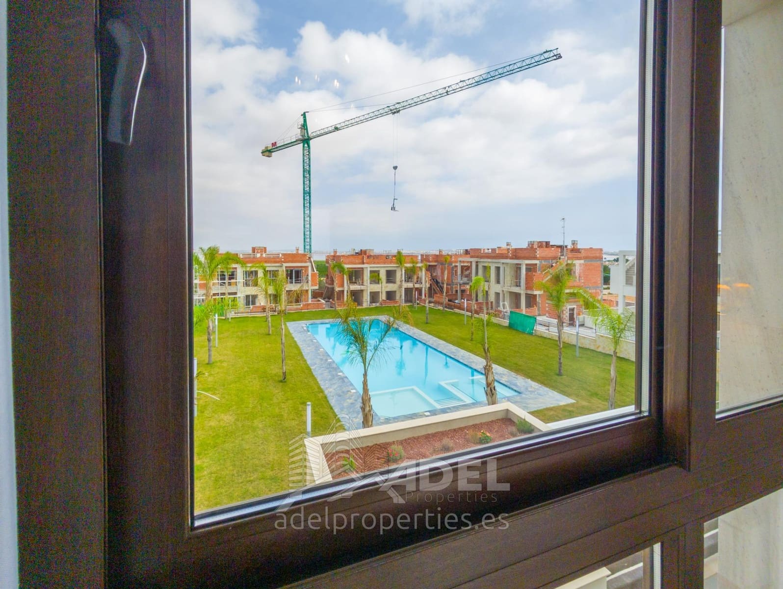 3 sypialnia Apartament na sprzedaż w Los Balcones z basenem garażem - 325 000 € (Ref: 9310847)