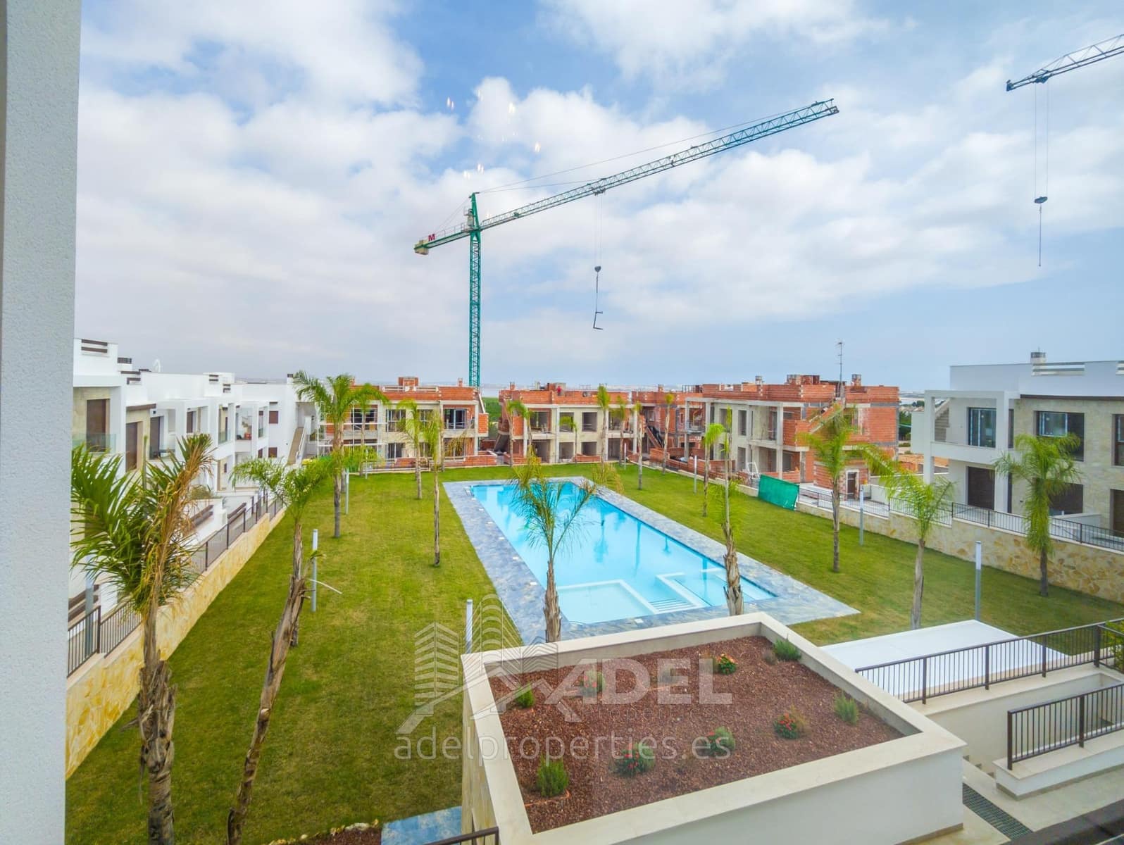 3 sypialnia Apartament na sprzedaż w Los Balcones z basenem garażem - 325 000 € (Ref: 9310847)