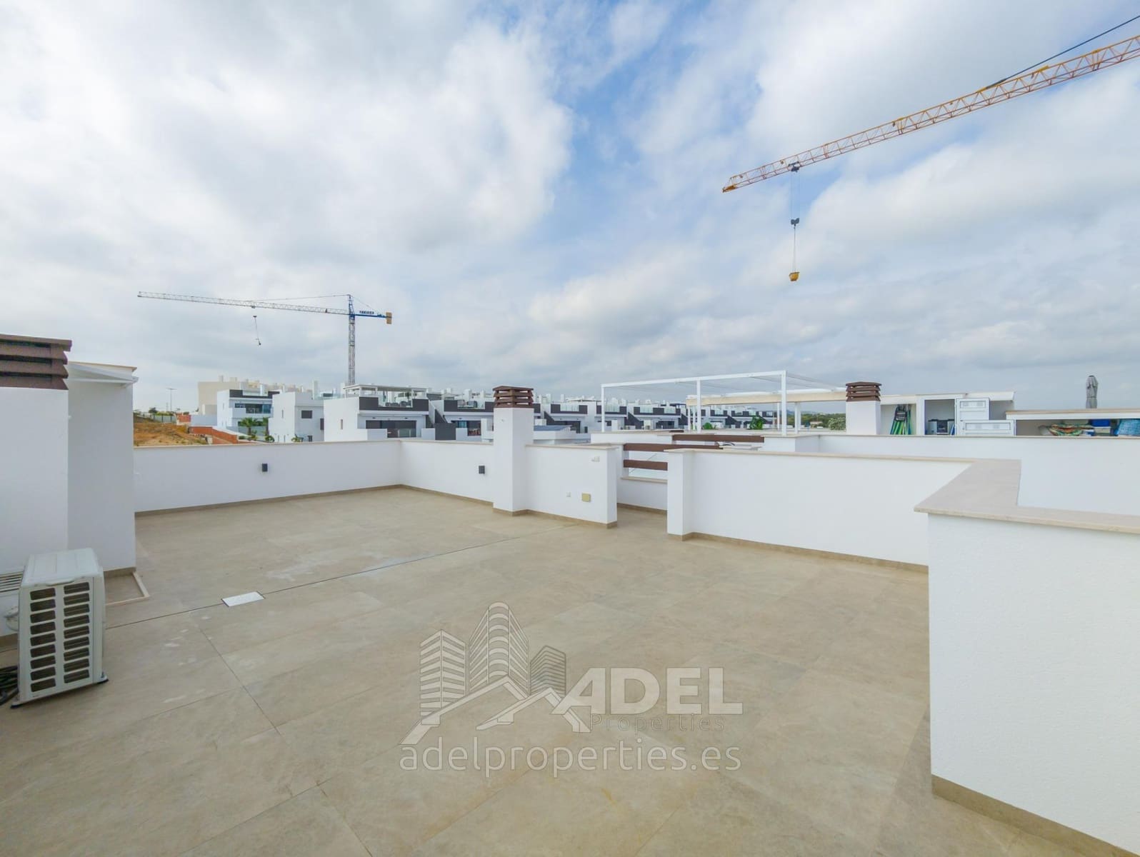 3 sypialnia Apartament na sprzedaż w Los Balcones z basenem garażem - 325 000 € (Ref: 9310847)