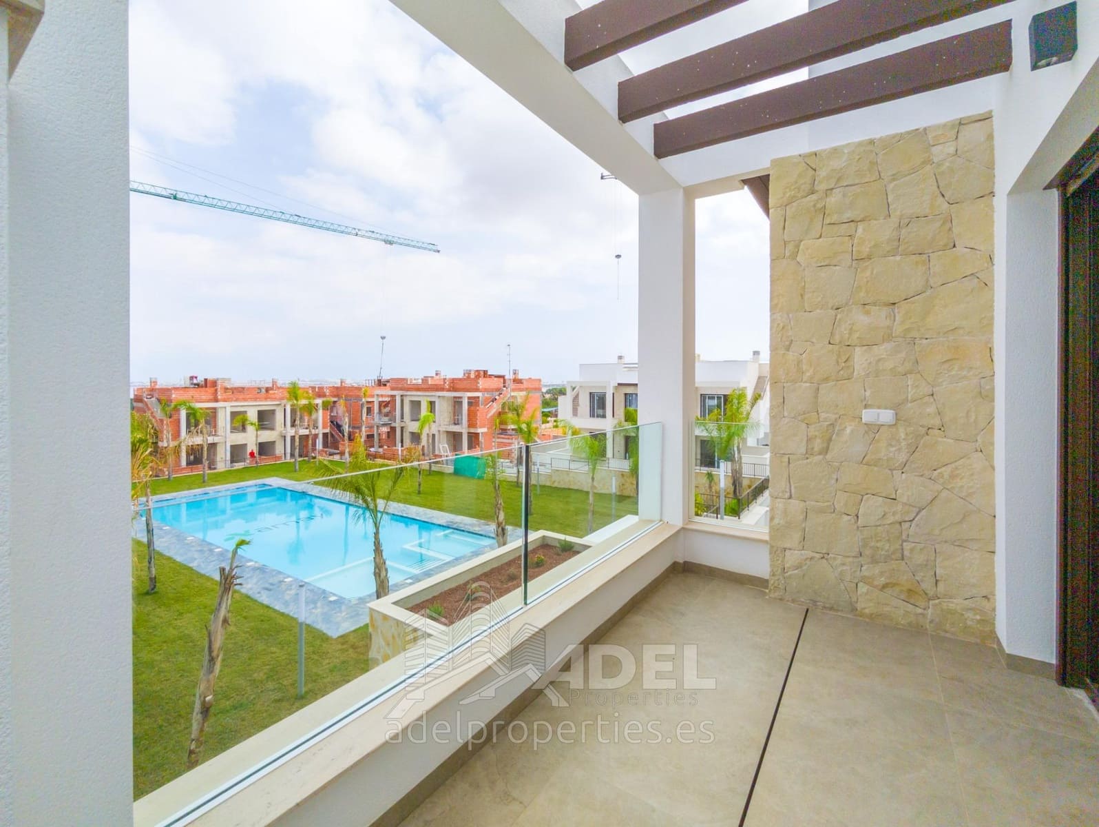 3 sypialnia Apartament na sprzedaż w Los Balcones z basenem garażem - 325 000 € (Ref: 9310847)