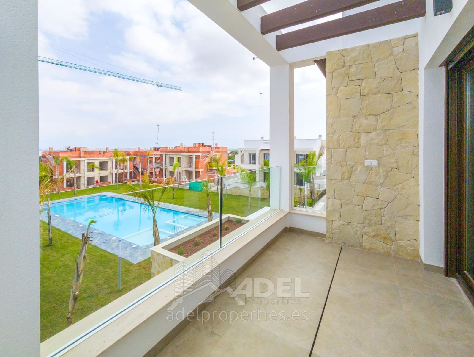 3 sypialnia Apartament na sprzedaż w Los Balcones z basenem garażem - 325 000 € (Ref: 9310847)