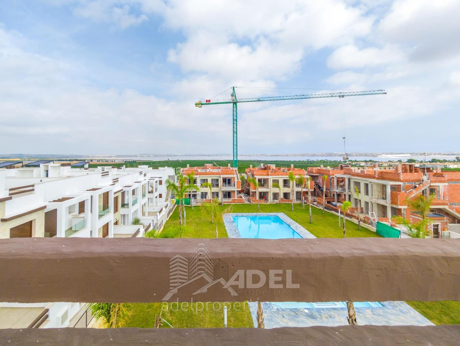 3 sypialnia Apartament na sprzedaż w Los Balcones z basenem garażem - 325 000 € (Ref: 9310847)