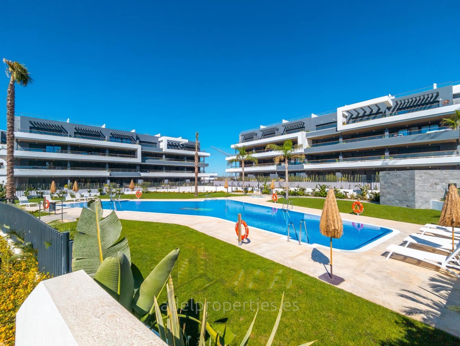 2 bedroom Apartment for sale in Paraje Natural with pool - € 287,000 (Ref: 9330586)