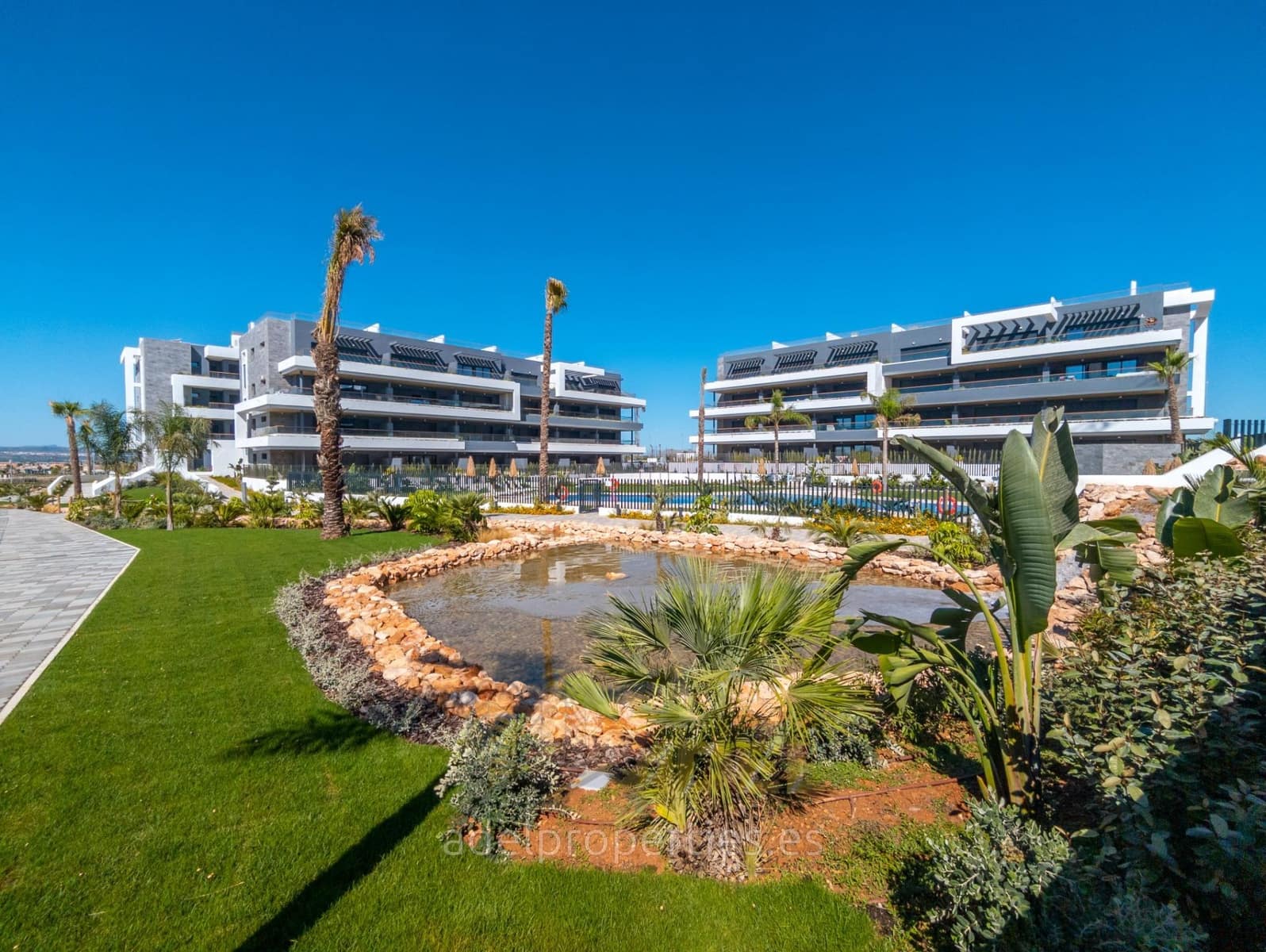 2 bedroom Apartment for sale in Paraje Natural with pool - € 287,000 (Ref: 9330586)