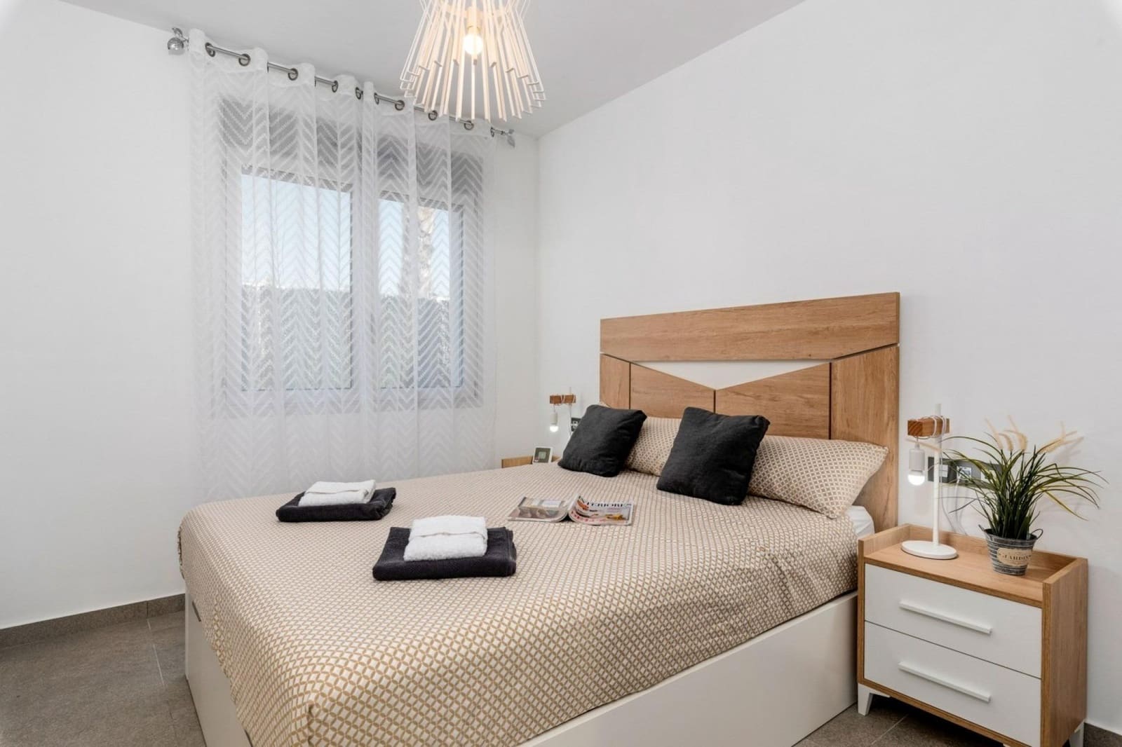 3 sypialnia Willa na sprzedaż w El Raso z basenem - 445 000 € (Ref: 9349501)