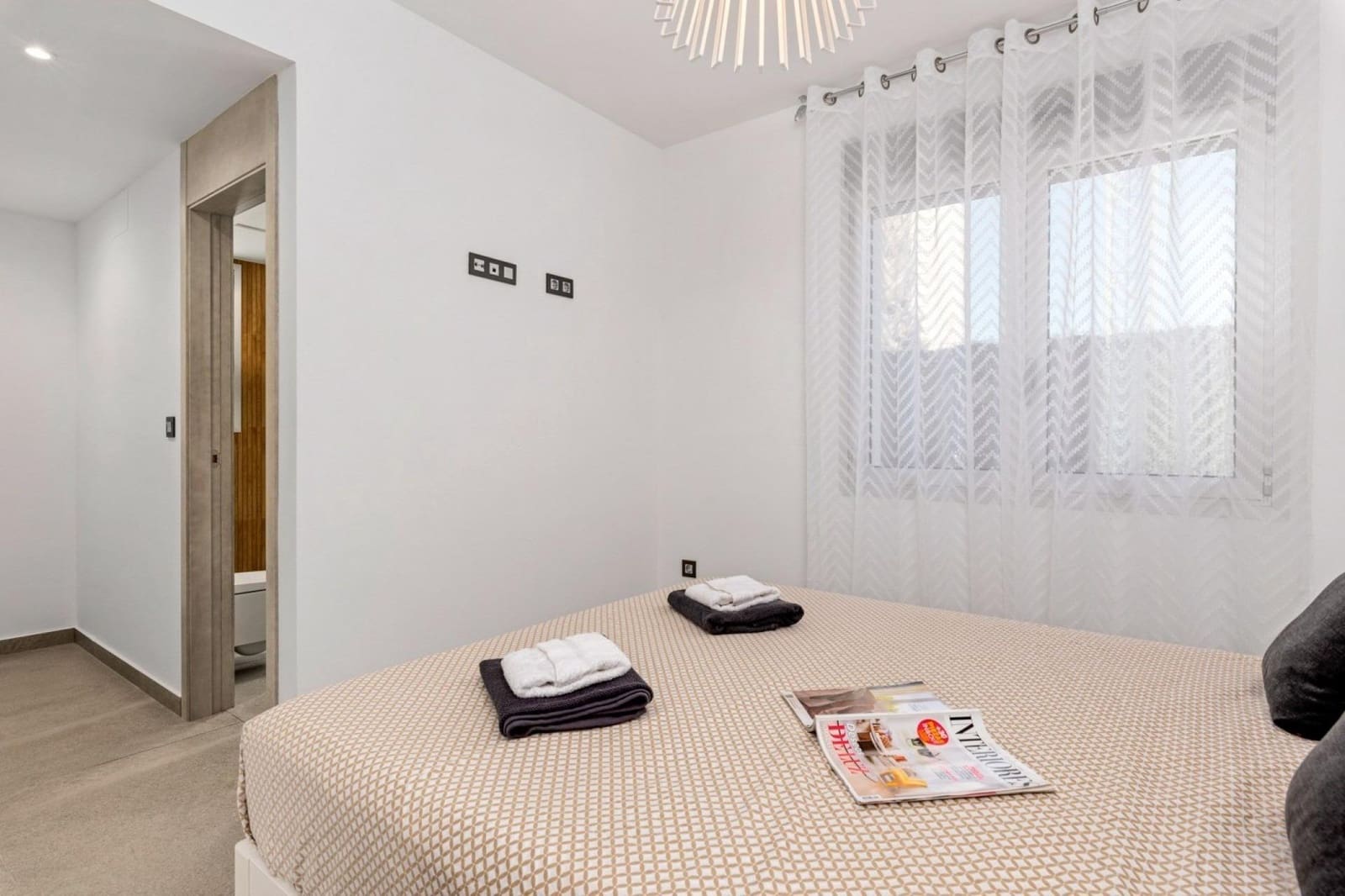 3 sypialnia Willa na sprzedaż w El Raso z basenem - 445 000 € (Ref: 9349501)