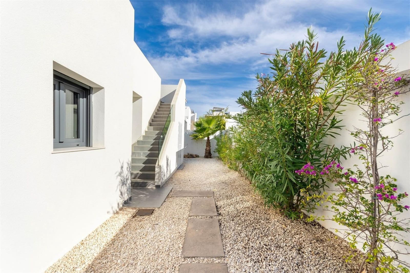 3 bedroom Villa for sale in Benijofar with pool - € 425,000 (Ref: 9355802)