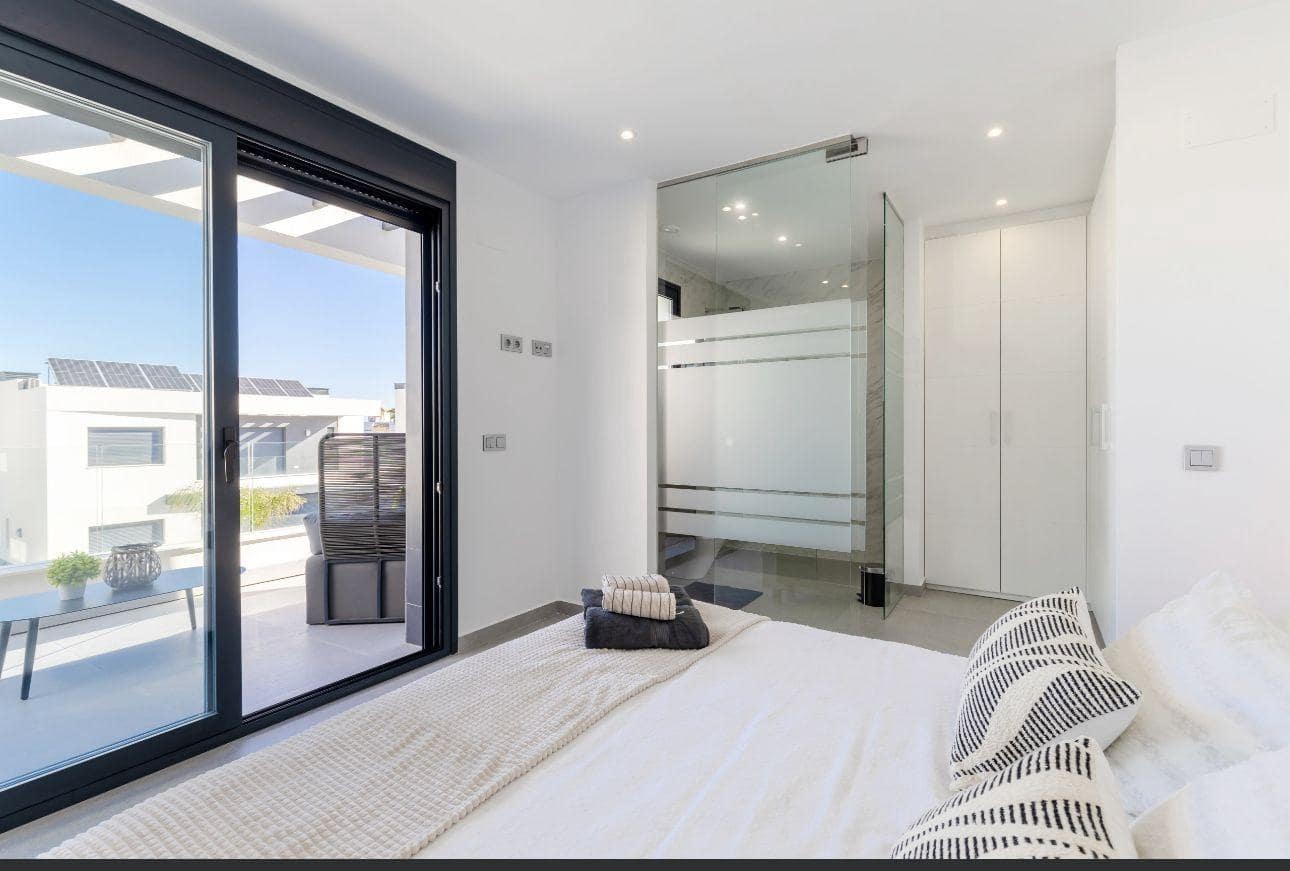 3 bedroom Villa for sale in Algorfa - € 550,000 (Ref: 9373823)