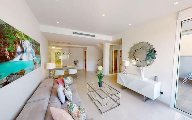 4 soveværelse Villa til salg i Centro, Torrevieja med swimmingpool - € 599.950 (Ref: 9375282)