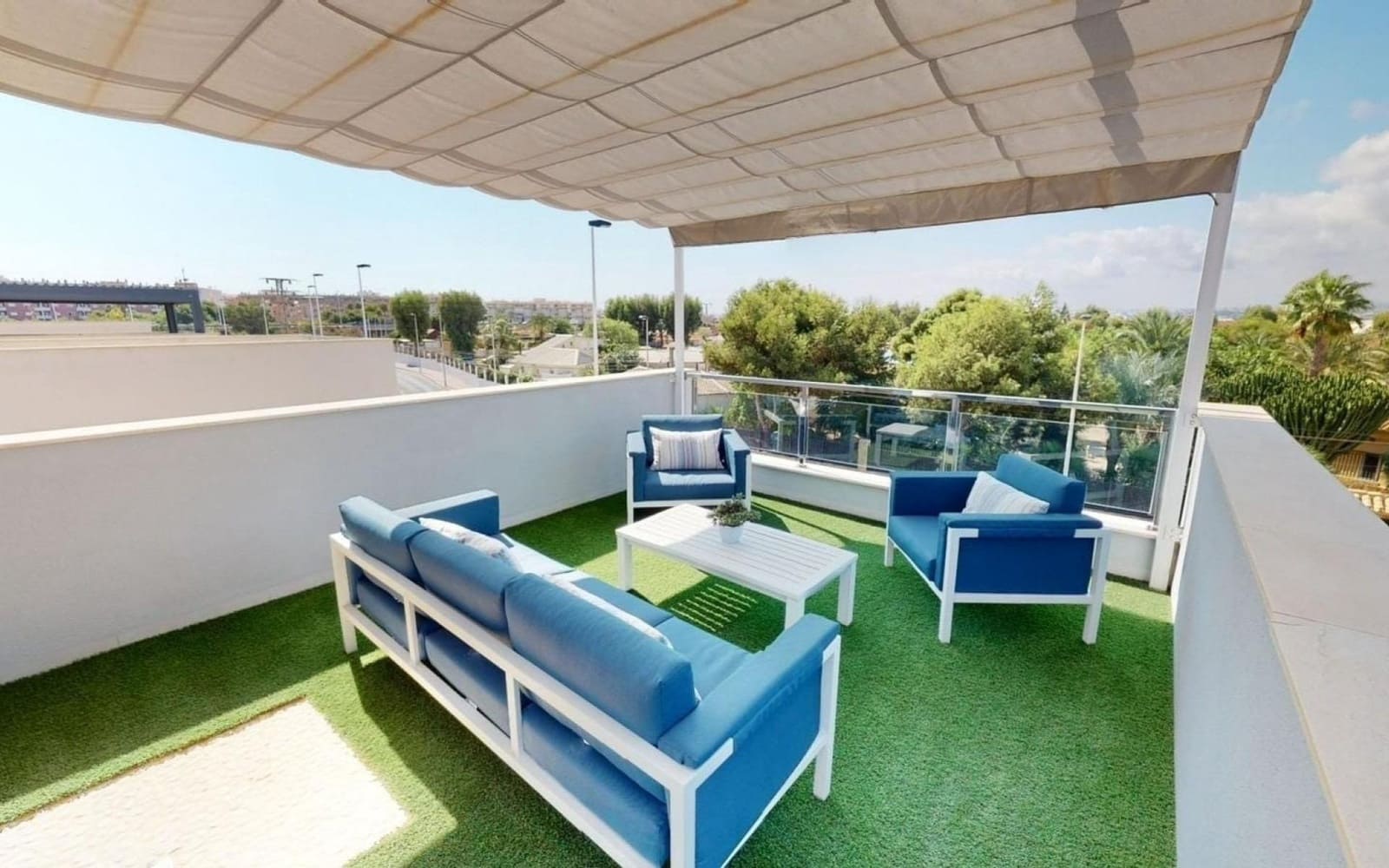 4 soveværelse Villa til salg i Torrevieja med swimmingpool - € 599.950 (Ref: 9375282)