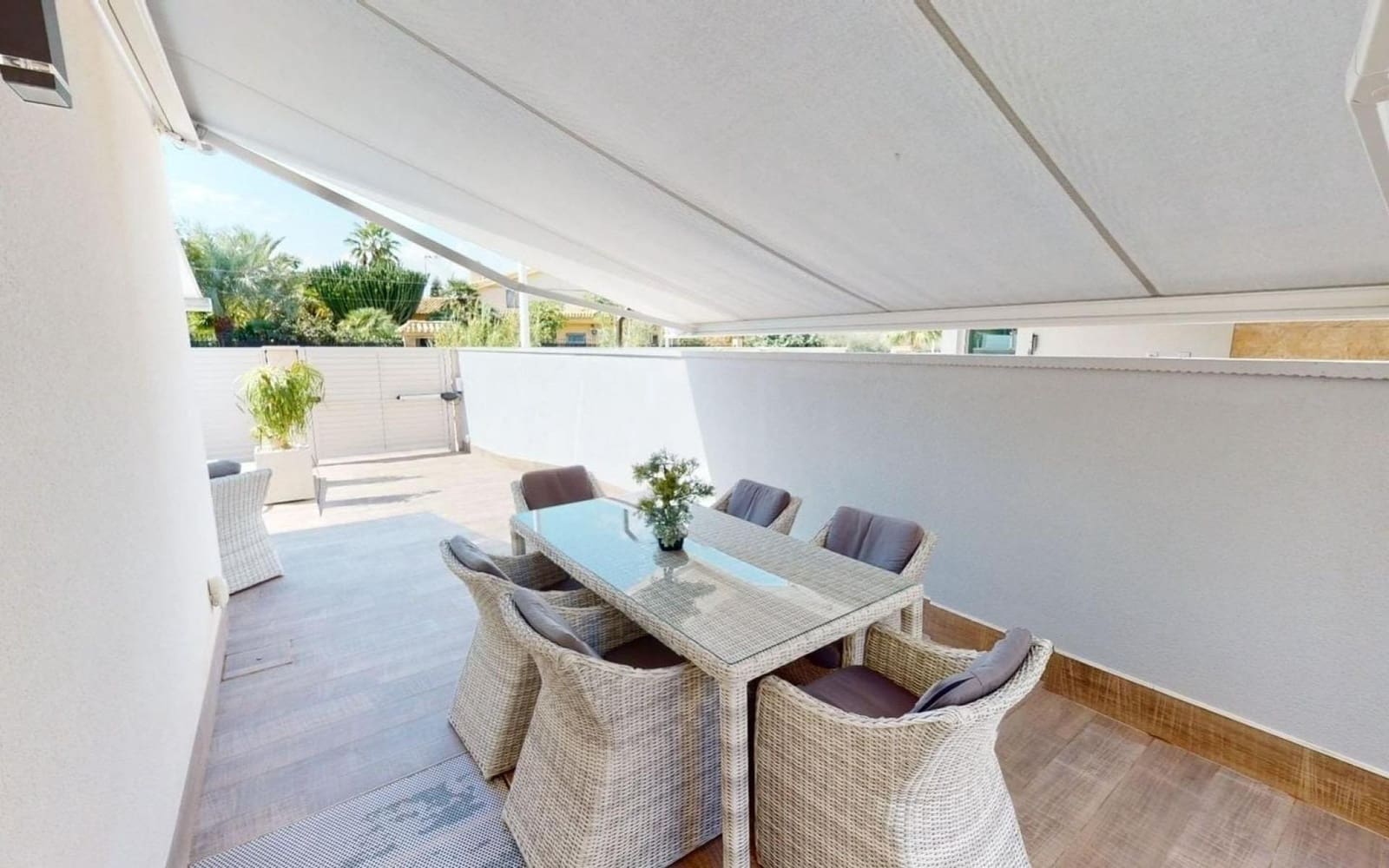 4 soveværelse Villa til salg i Torrevieja med swimmingpool - € 599.950 (Ref: 9375282)