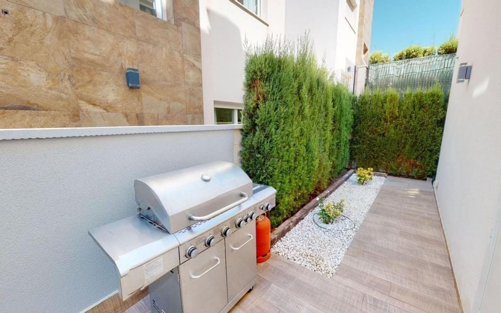 4 soveværelse Villa til salg i Torrevieja med swimmingpool - € 599.950 (Ref: 9375282)