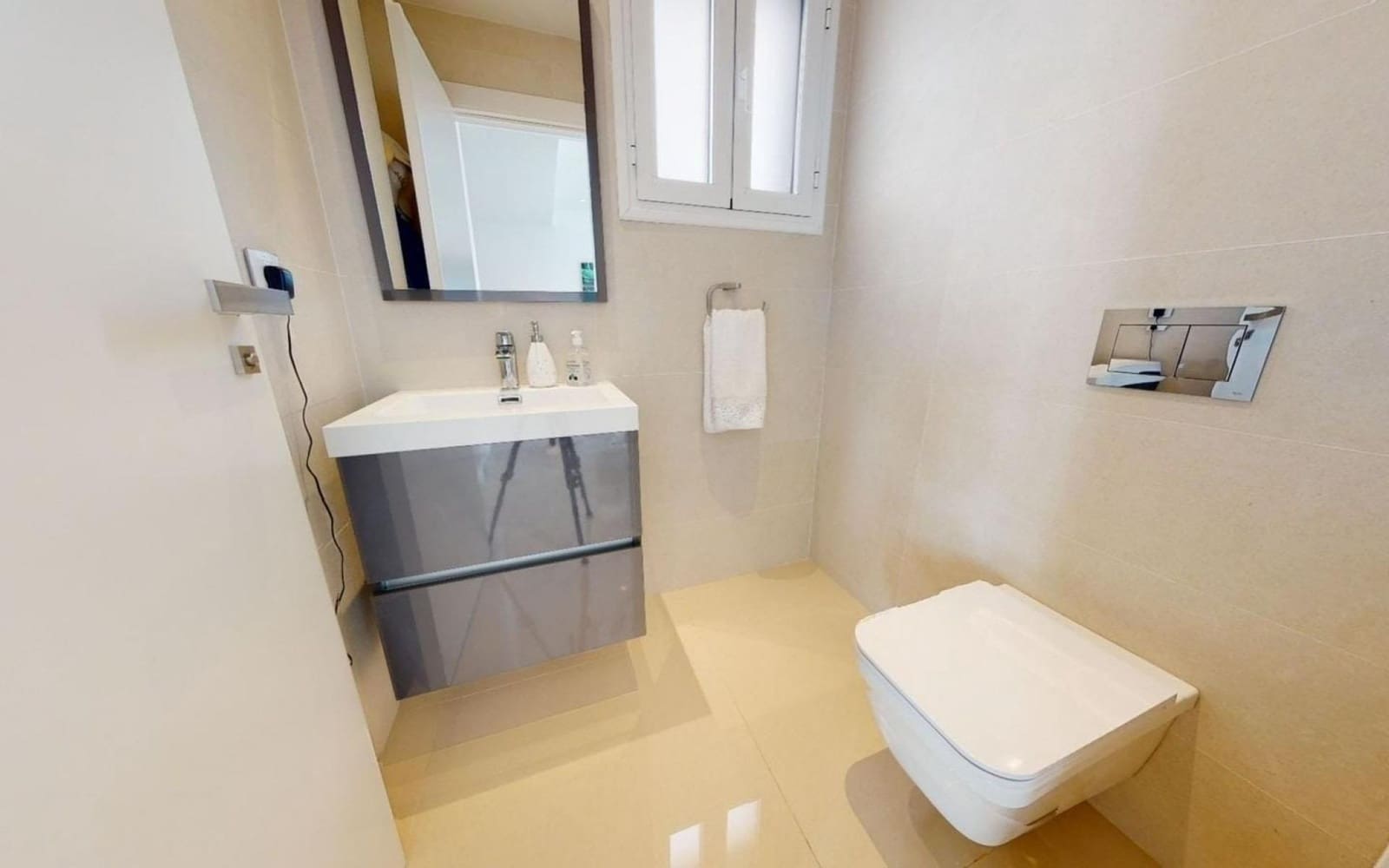 4 sypialnia Willa na sprzedaż w Torrevieja z basenem - 599 950 € (Ref: 9375282)