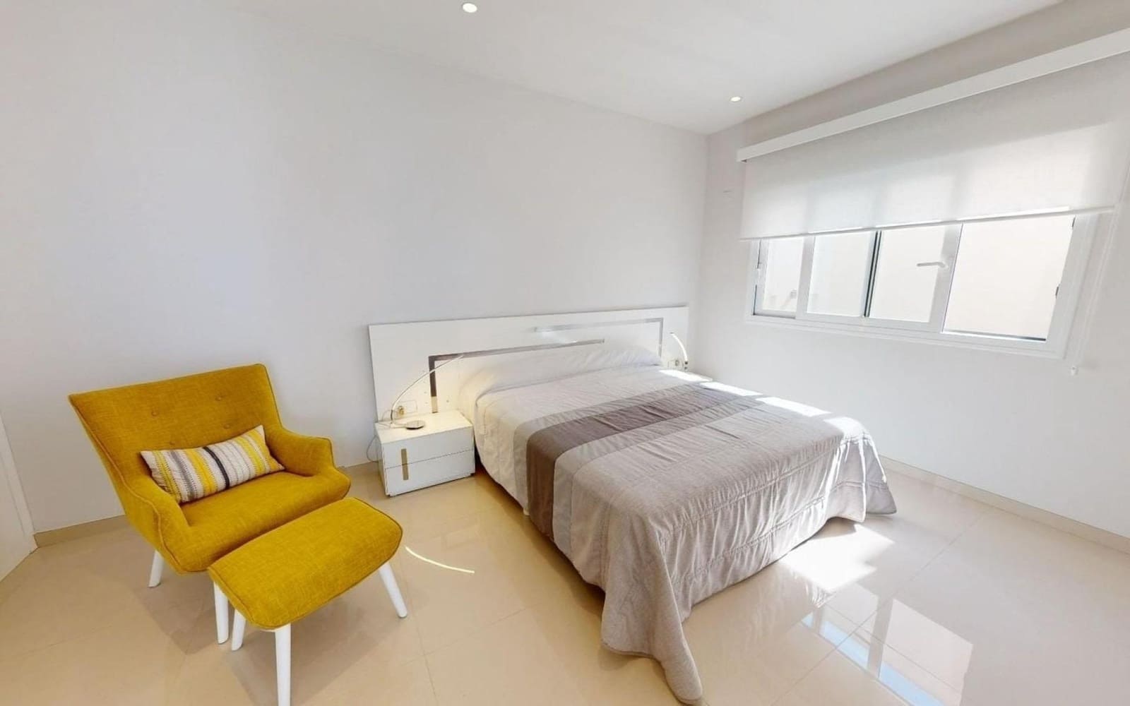 4 sypialnia Willa na sprzedaż w Torrevieja z basenem - 599 950 € (Ref: 9375282)