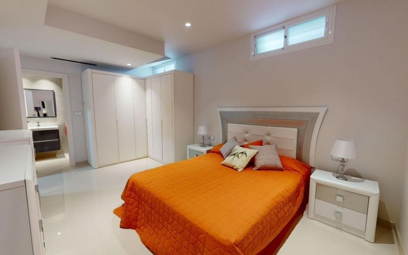 4 sypialnia Willa na sprzedaż w Torrevieja z basenem - 599 950 € (Ref: 9375282)