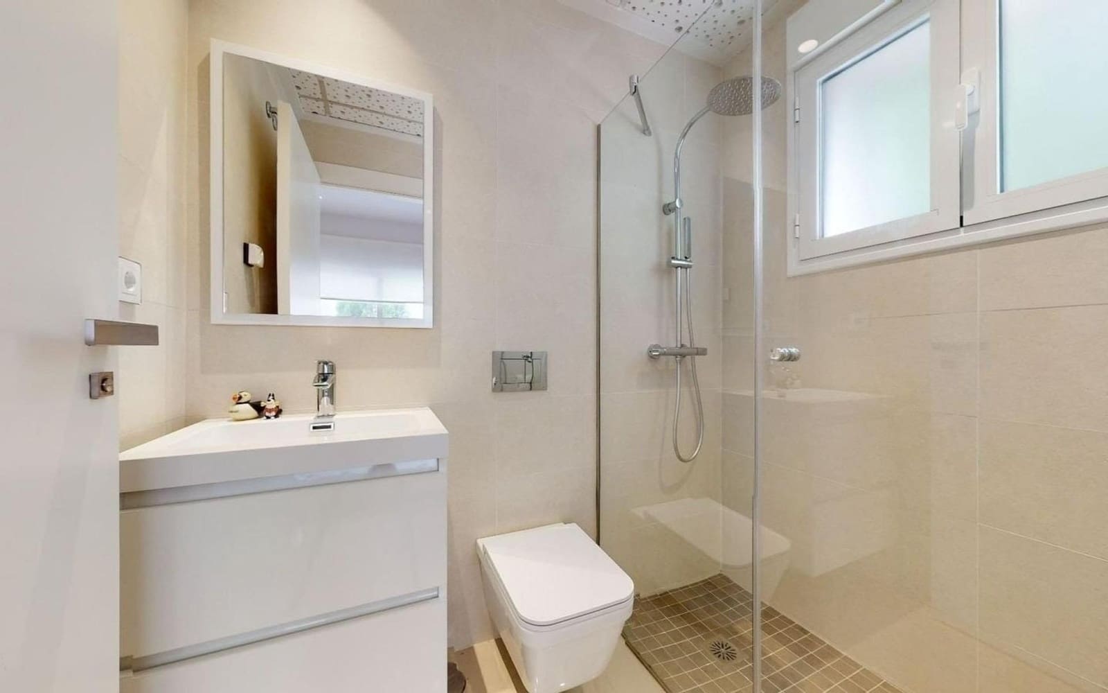 4 sypialnia Willa na sprzedaż w Torrevieja z basenem - 599 950 € (Ref: 9375282)