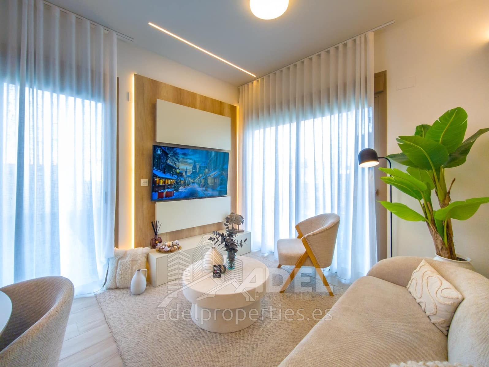 Chalet de 3 habitaciones en Ciudad Quesada en venta con piscina - 435.000 € (Ref: 9446292)