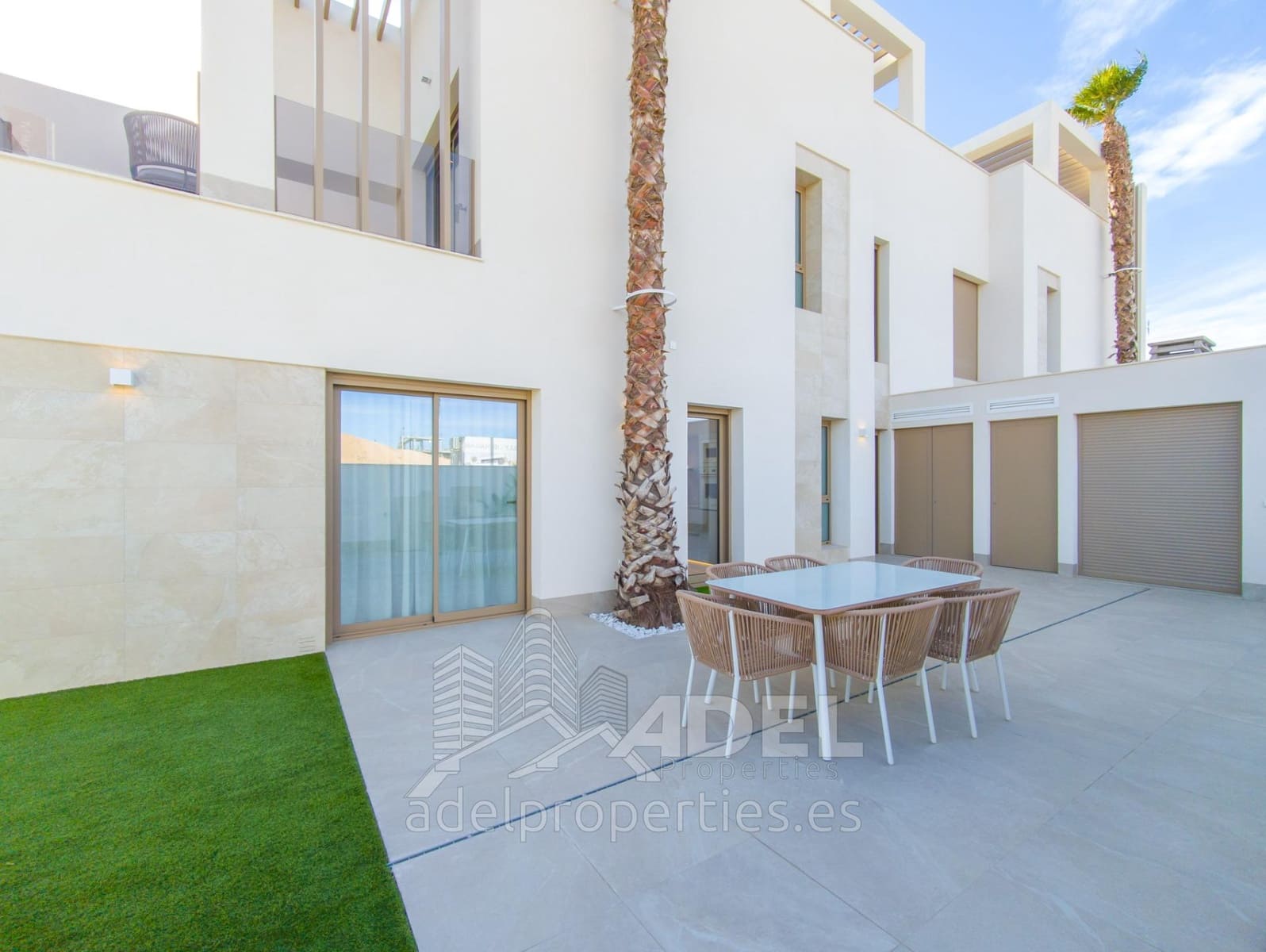 Chalet de 3 habitaciones en Ciudad Quesada en venta con piscina - 435.000 € (Ref: 9446292)