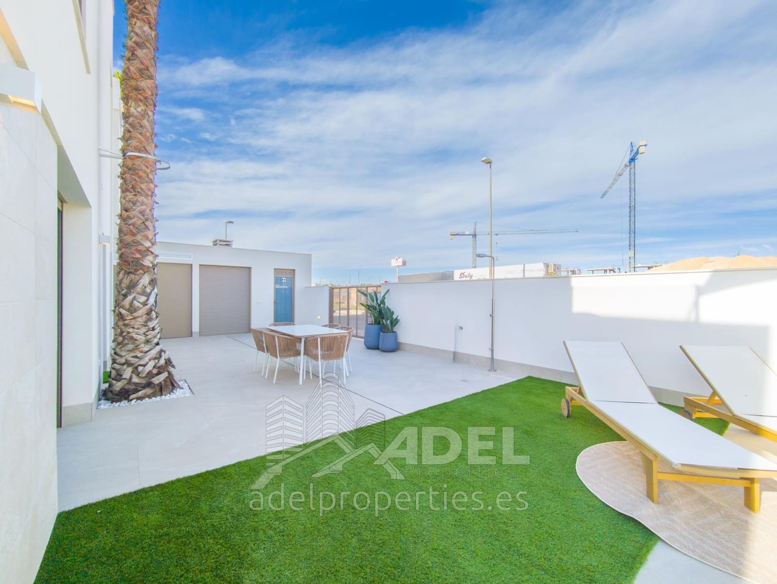 Chalet de 3 habitaciones en Ciudad Quesada en venta con piscina - 435.000 € (Ref: 9446292)