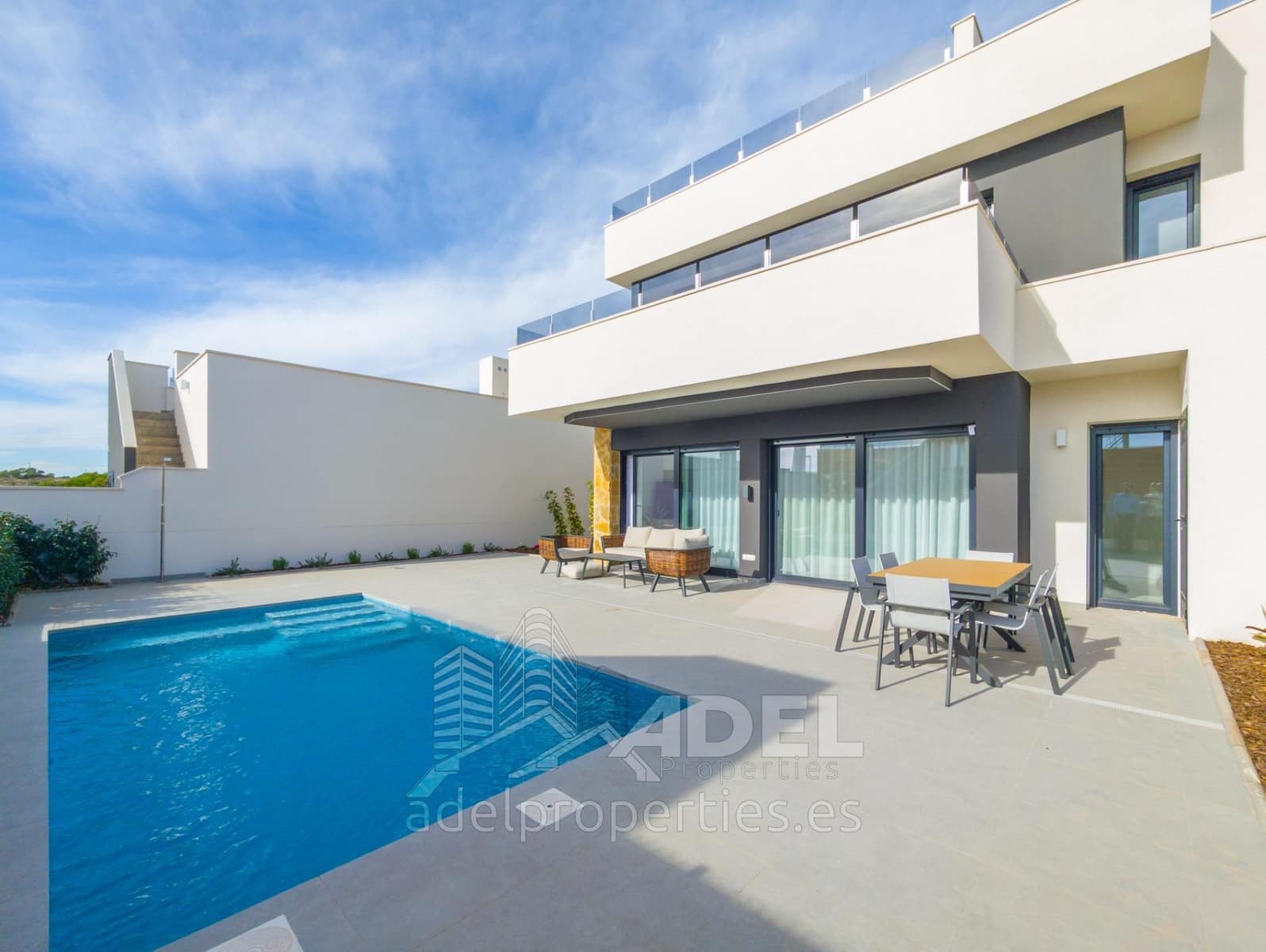3 Zimmer Villa zu verkaufen in Ciudad Quesada mit Pool - 570.000 € (Ref: 9462038)