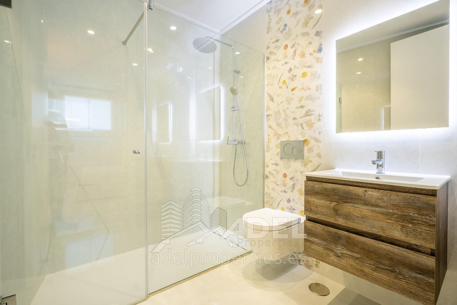 6 bedroom Villa for sale in Campoamor with pool garage - € 1,780,000 (Ref: 9482024)