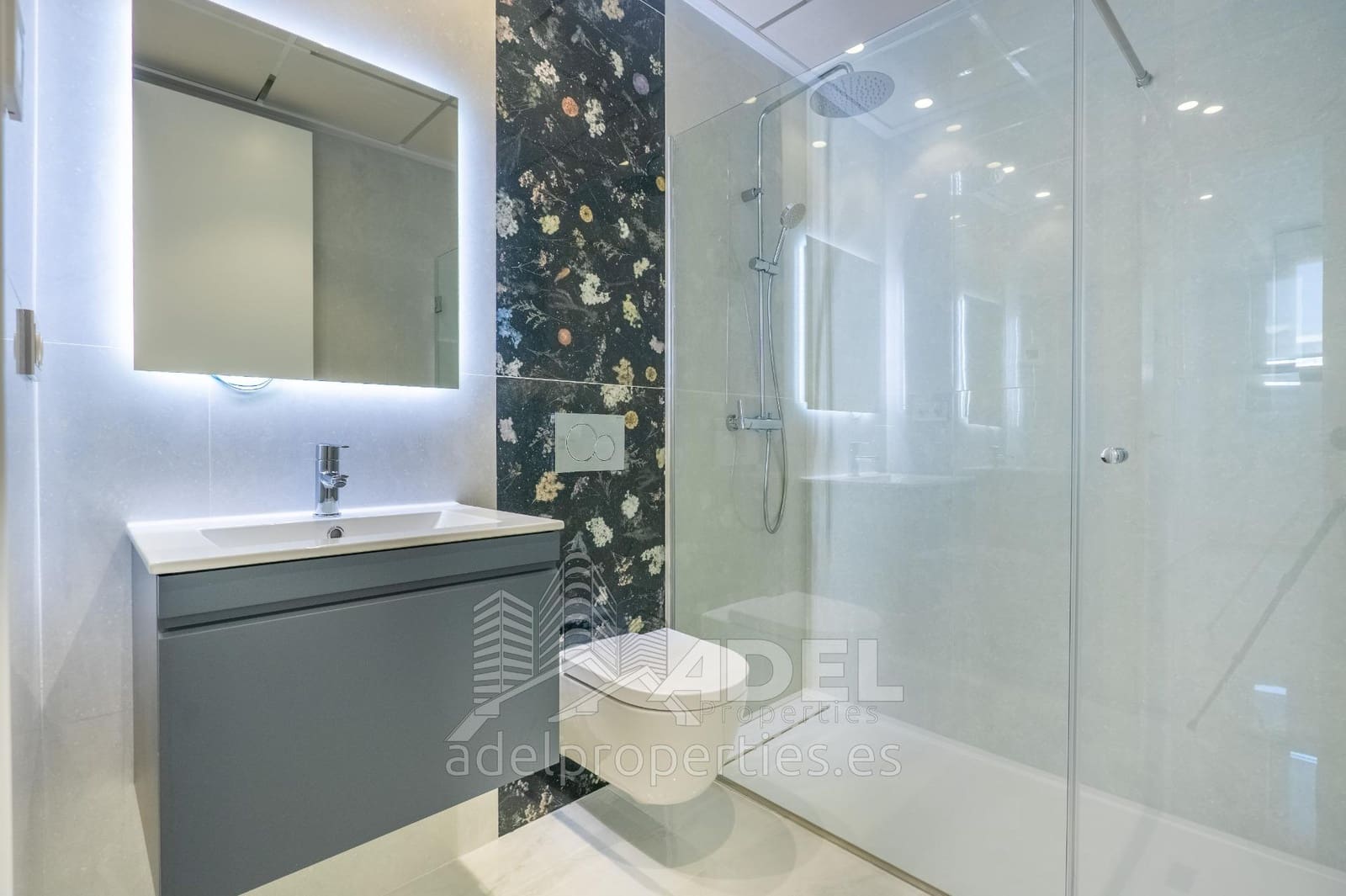 6 bedroom Villa for sale in Campoamor with pool garage - € 1,780,000 (Ref: 9482024)