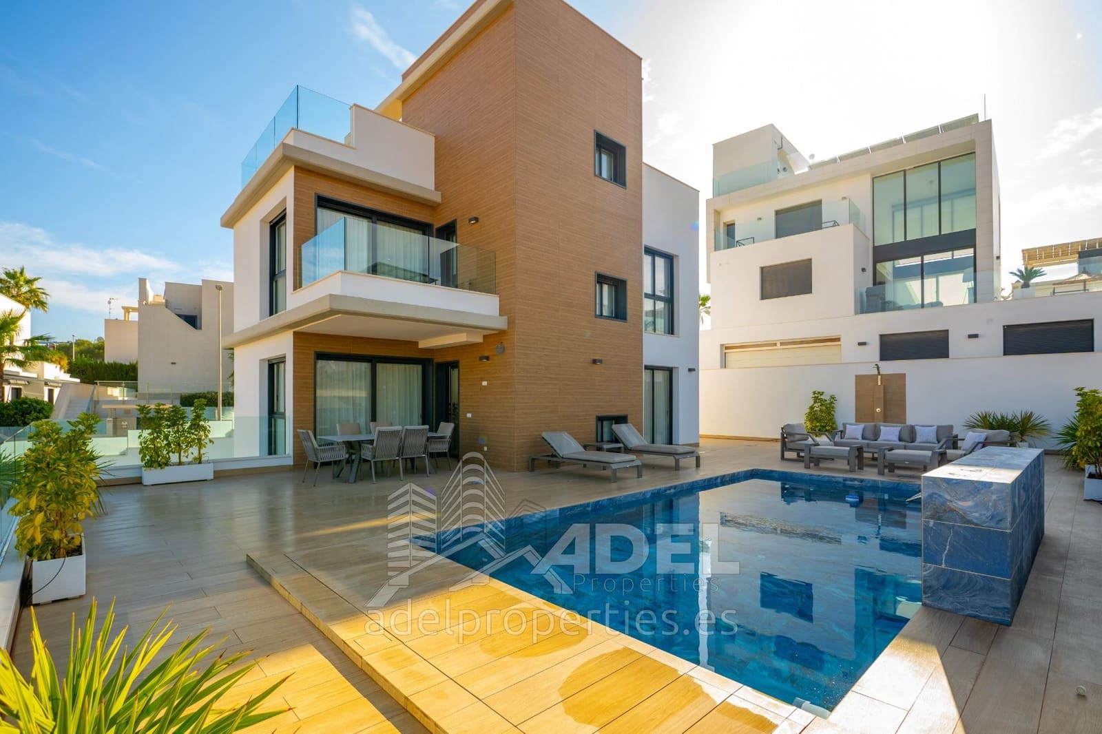 6 bedroom Villa for sale in Campoamor with pool garage - € 1,780,000 (Ref: 9482024)