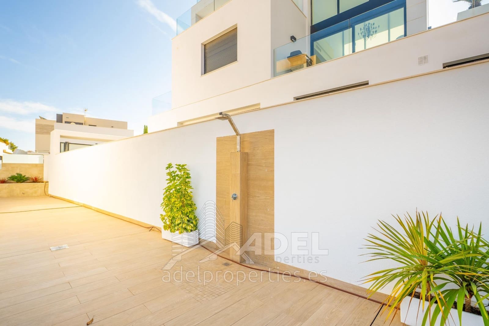 6 bedroom Villa for sale in Campoamor with pool garage - € 1,780,000 (Ref: 9482024)
