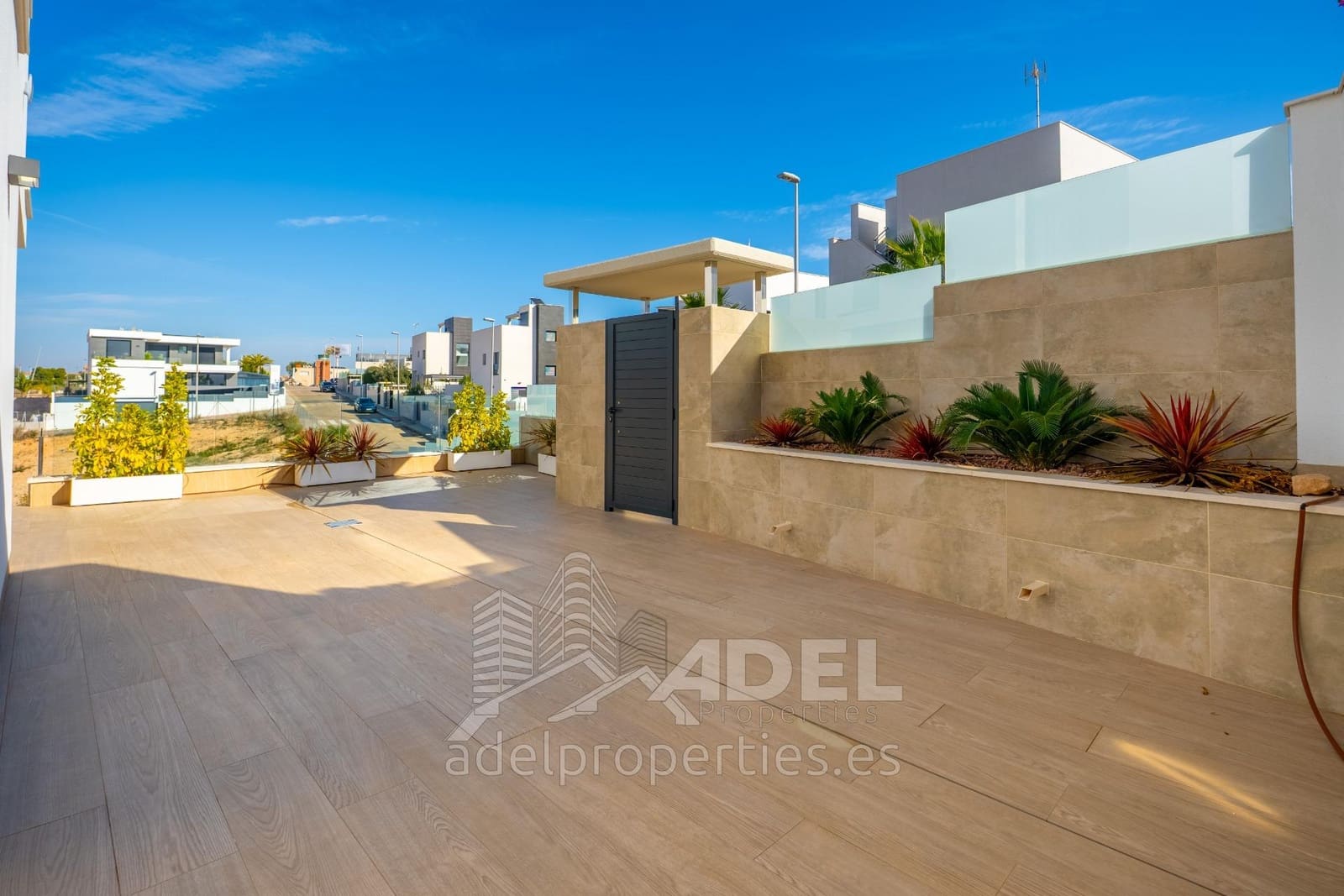 6 bedroom Villa for sale in Campoamor with pool garage - € 1,780,000 (Ref: 9482024)