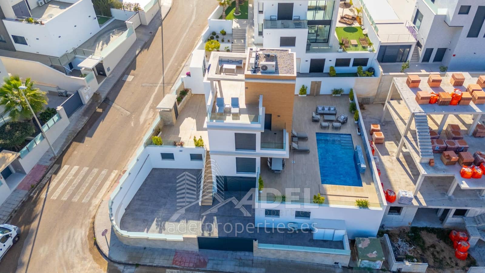 6 bedroom Villa for sale in Campoamor with pool garage - € 1,780,000 (Ref: 9482024)