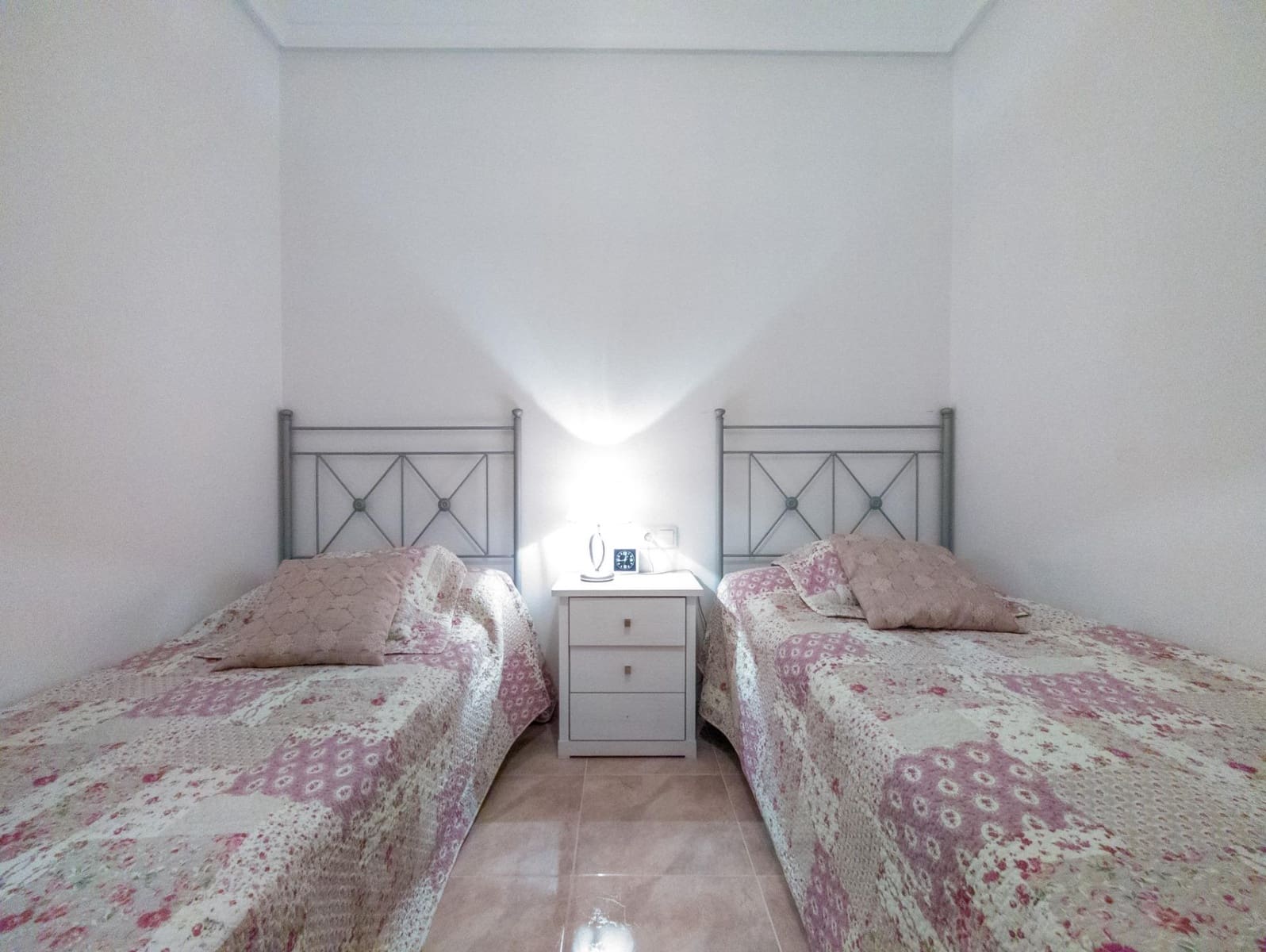 2 bedroom Apartment for sale in Torrevieja - € 140,000 (Ref: 9502238)