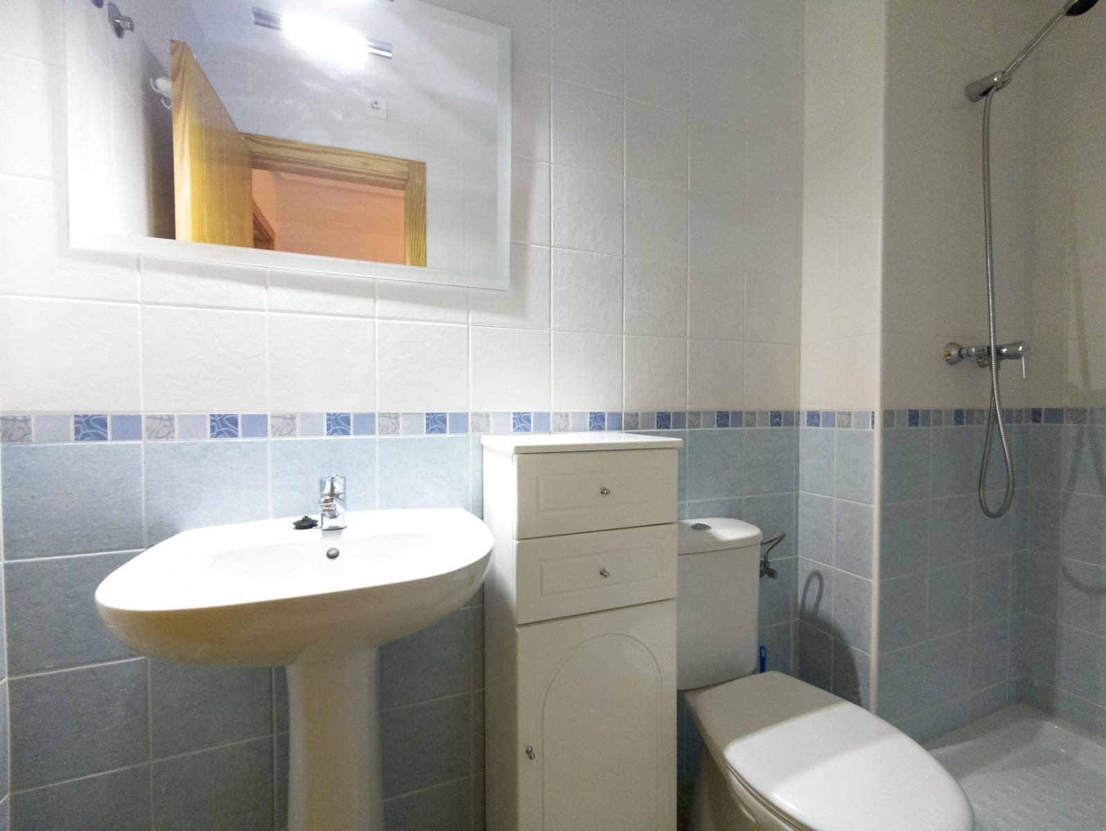 2 bedroom Apartment for sale in Torrevieja - € 140,000 (Ref: 9502238)