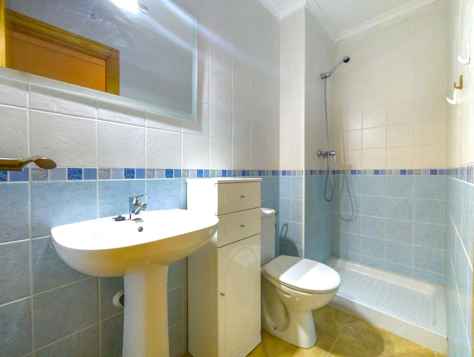 2 bedroom Apartment for sale in Torrevieja - € 140,000 (Ref: 9502238)