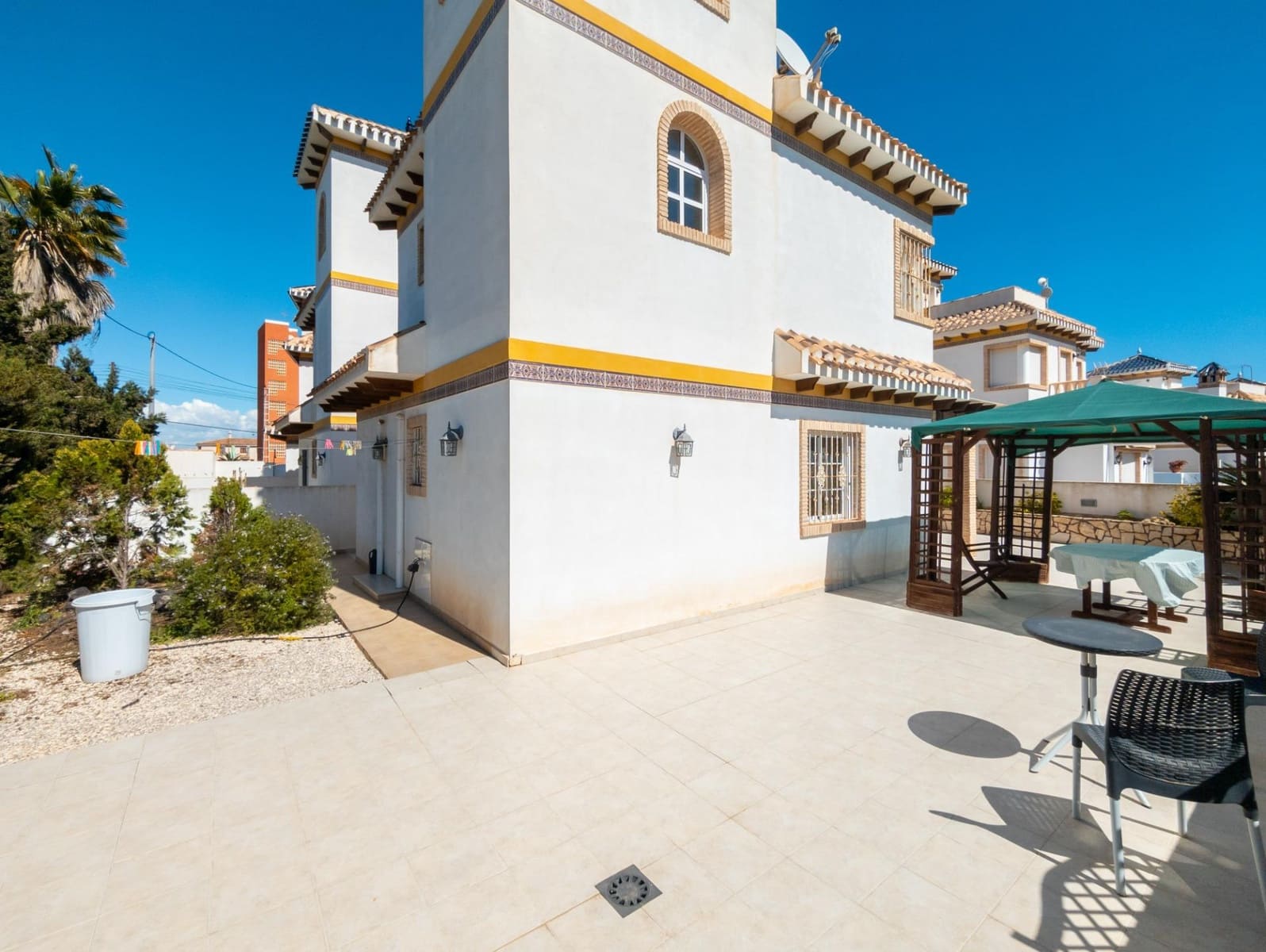 3 Zimmer Villa zu verkaufen in La Mata mit Garage - 420.000 € (Ref: 9516069)