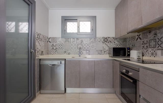 2 slaapkamer Appartement te koop in La Veleta, Torrevieja met zwembad - € 250.000 (Ref: 9527647)