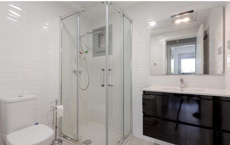 2 slaapkamer Appartement te koop in La Veleta met zwembad - € 250.000 (Ref: 9527647)