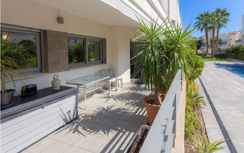 2 slaapkamer Appartement te koop in La Veleta met zwembad - € 250.000 (Ref: 9527647)