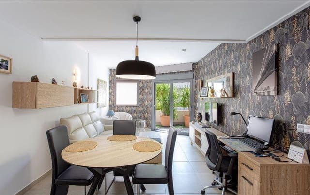 2 slaapkamer Appartement te koop in La Veleta, Torrevieja met zwembad - € 250.000 (Ref: 9527647)