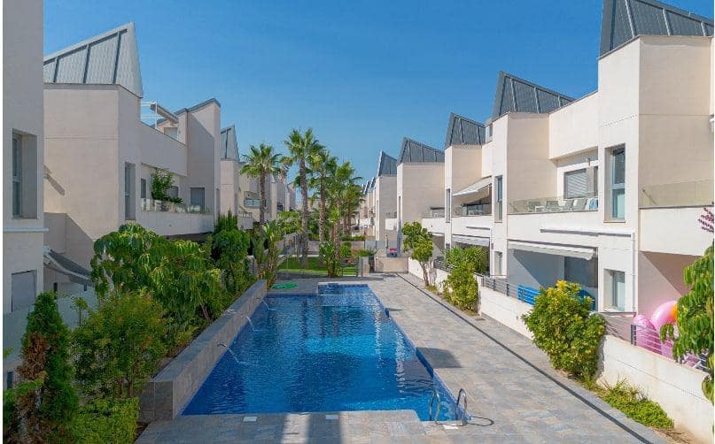 2 slaapkamer Appartement te koop in La Veleta met zwembad - € 250.000 (Ref: 9527647)