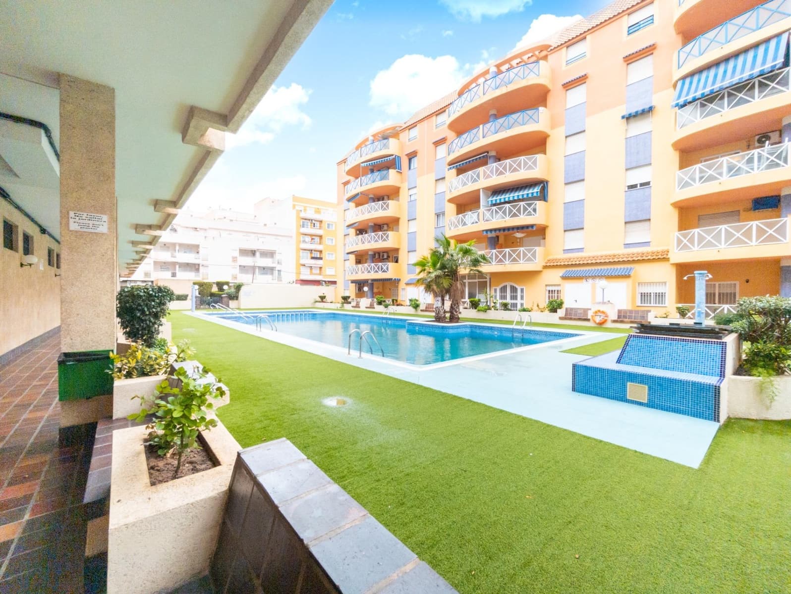 3 soveværelse Lejlighed til salg i Torrevieja - € 165.000 (Ref: 9555793)