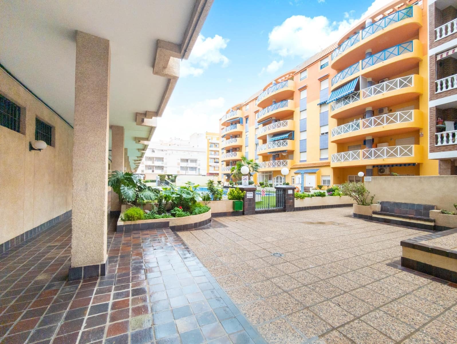 3 soveværelse Lejlighed til salg i Torrevieja - € 165.000 (Ref: 9555793)