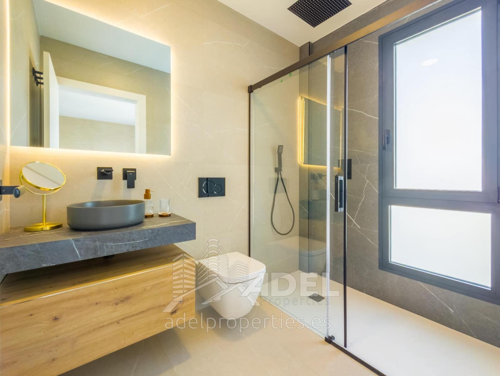 3 slaapkamer Villa te koop in Torrevieja met zwembad garage - € 595.000 (Ref: 9561742)