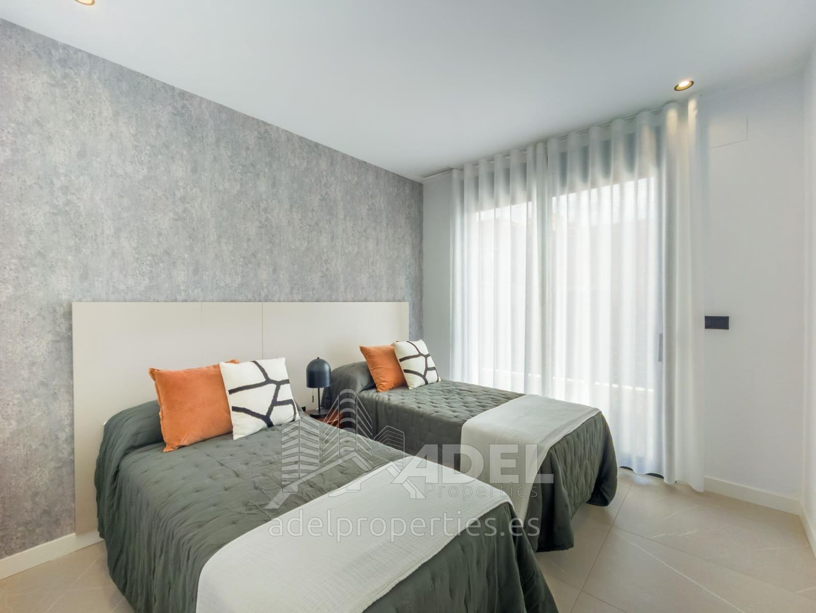 3 slaapkamer Villa te koop in Torrevieja met zwembad garage - € 595.000 (Ref: 9561742)