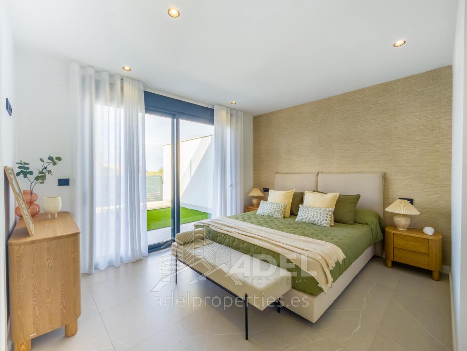 3 slaapkamer Villa te koop in Torrevieja met zwembad garage - € 595.000 (Ref: 9561742)