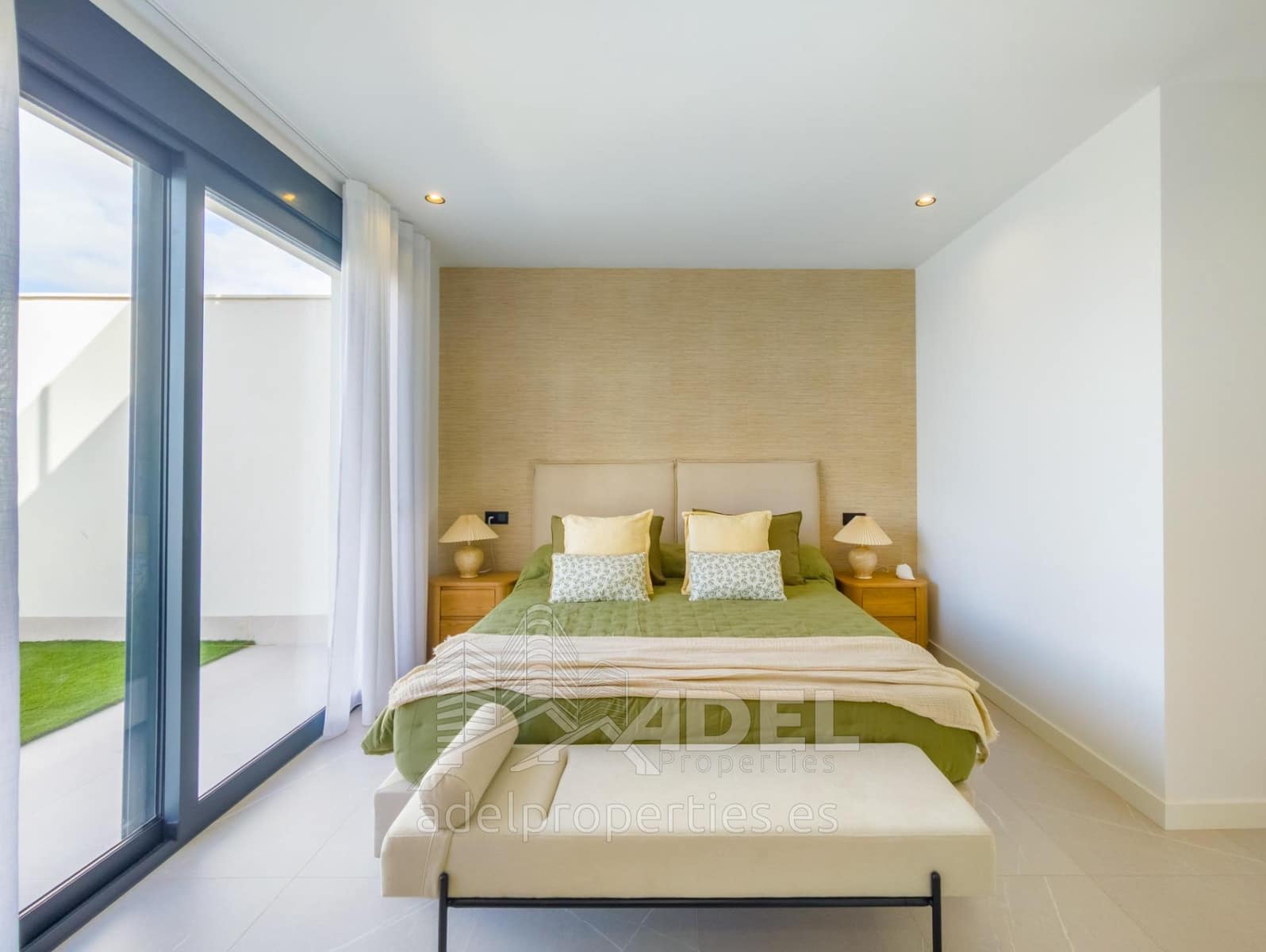 3 slaapkamer Villa te koop in Torrevieja met zwembad garage - € 595.000 (Ref: 9561742)