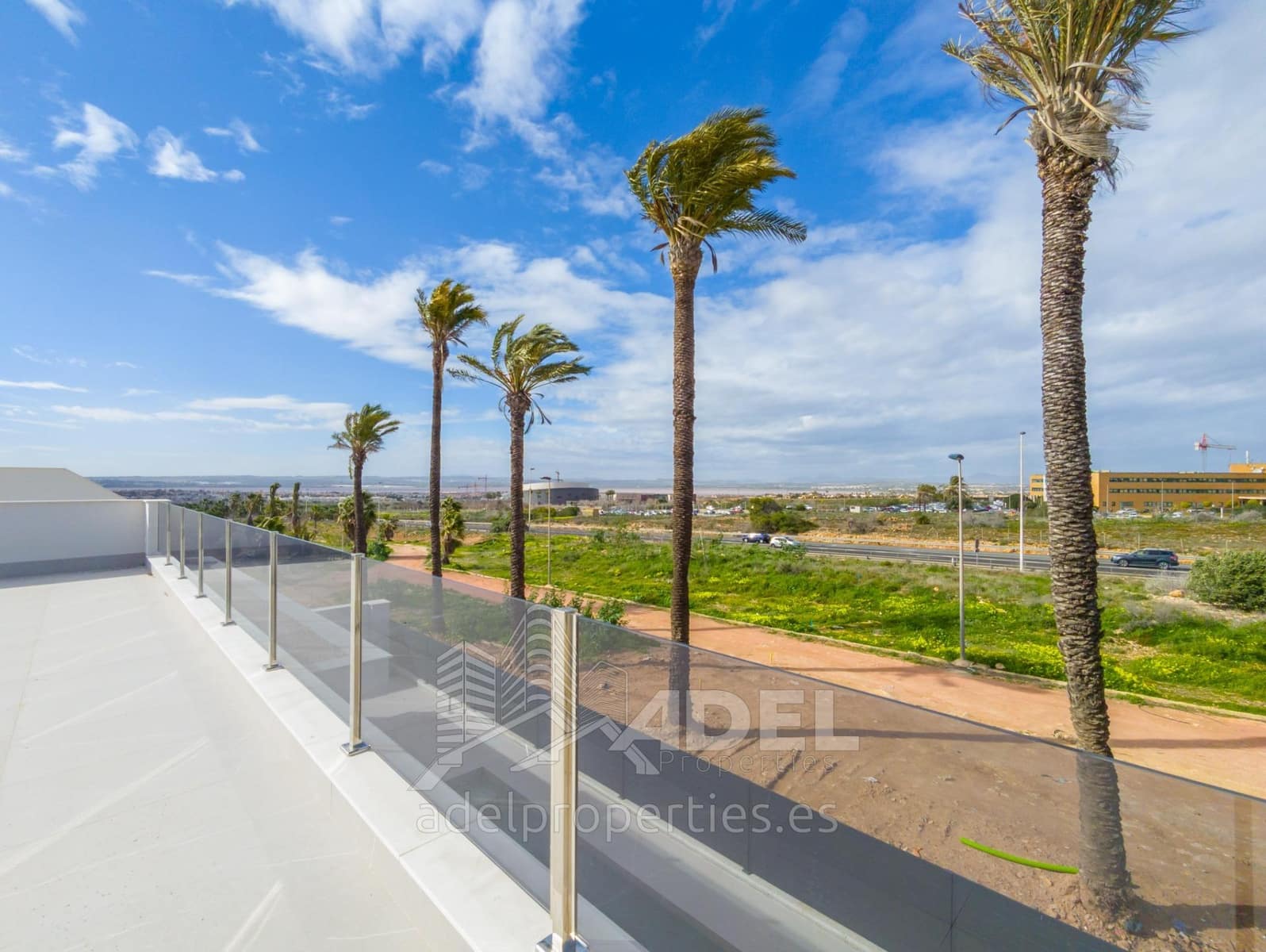 3 slaapkamer Villa te koop in Torrevieja met zwembad garage - € 595.000 (Ref: 9561742)