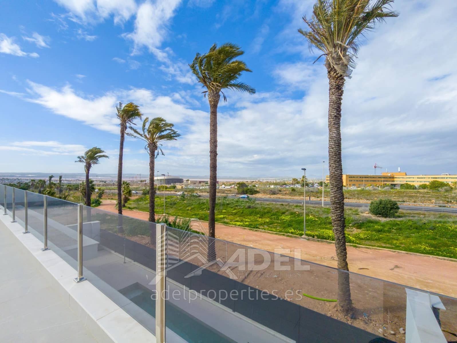 3 slaapkamer Villa te koop in Torrevieja met zwembad garage - € 595.000 (Ref: 9561742)