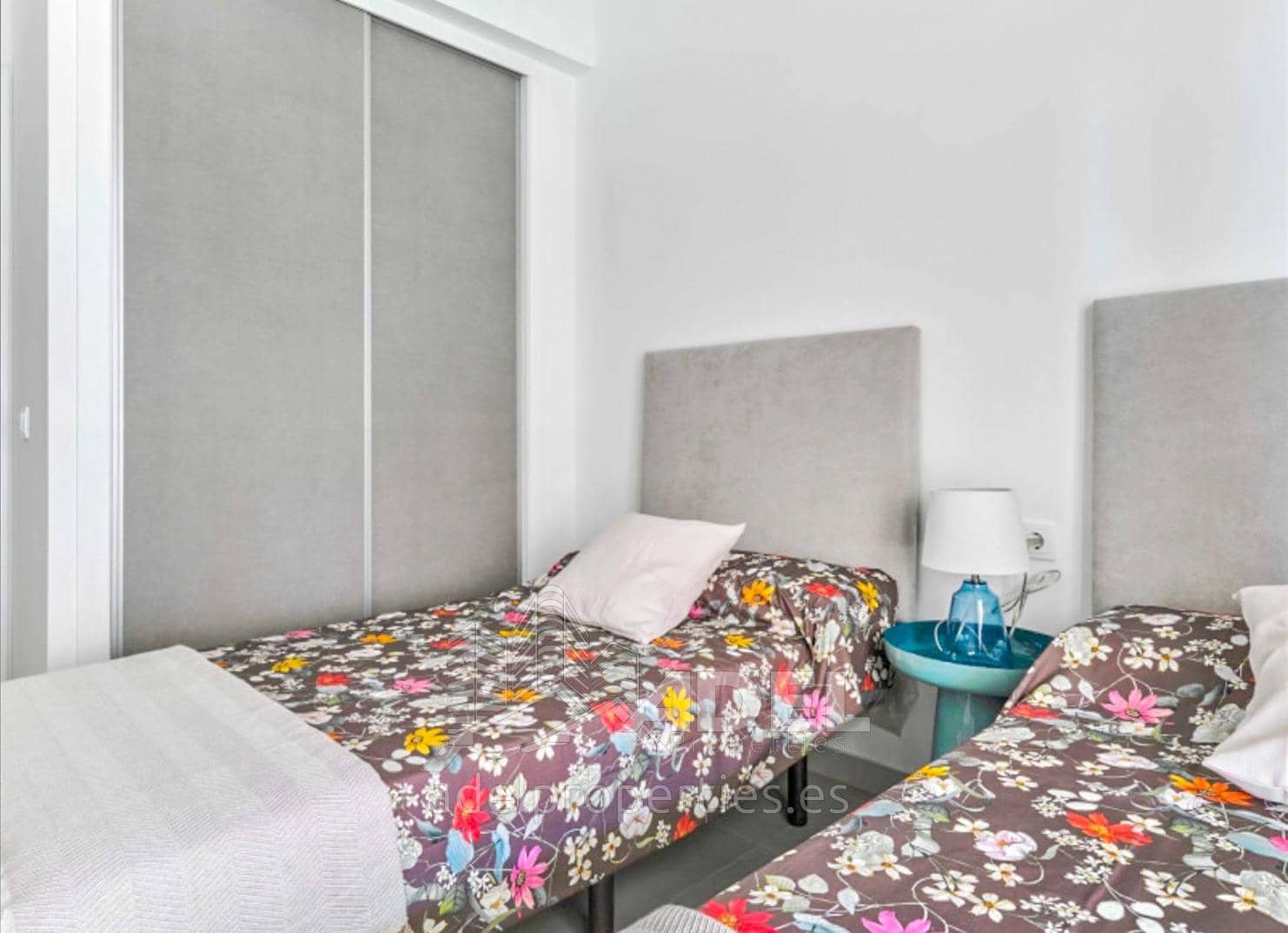 2 quarto Apartamento para venda em La Veleta com piscina - 380 000 € (Ref: 9565204)