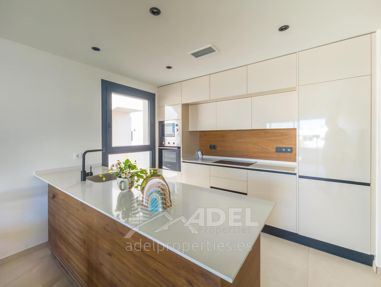 2 quarto Apartamento para venda em La Veleta com piscina - 380 000 € (Ref: 9565204)